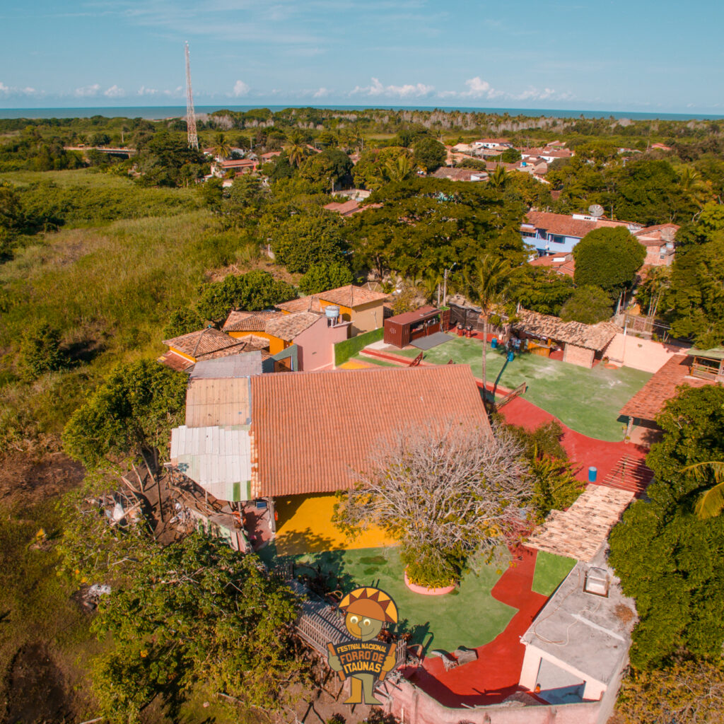 Bar Forró - Dunas de Itaúnas por Daniel Bittencourt Vertical Fun Filmes - DRONE - 01